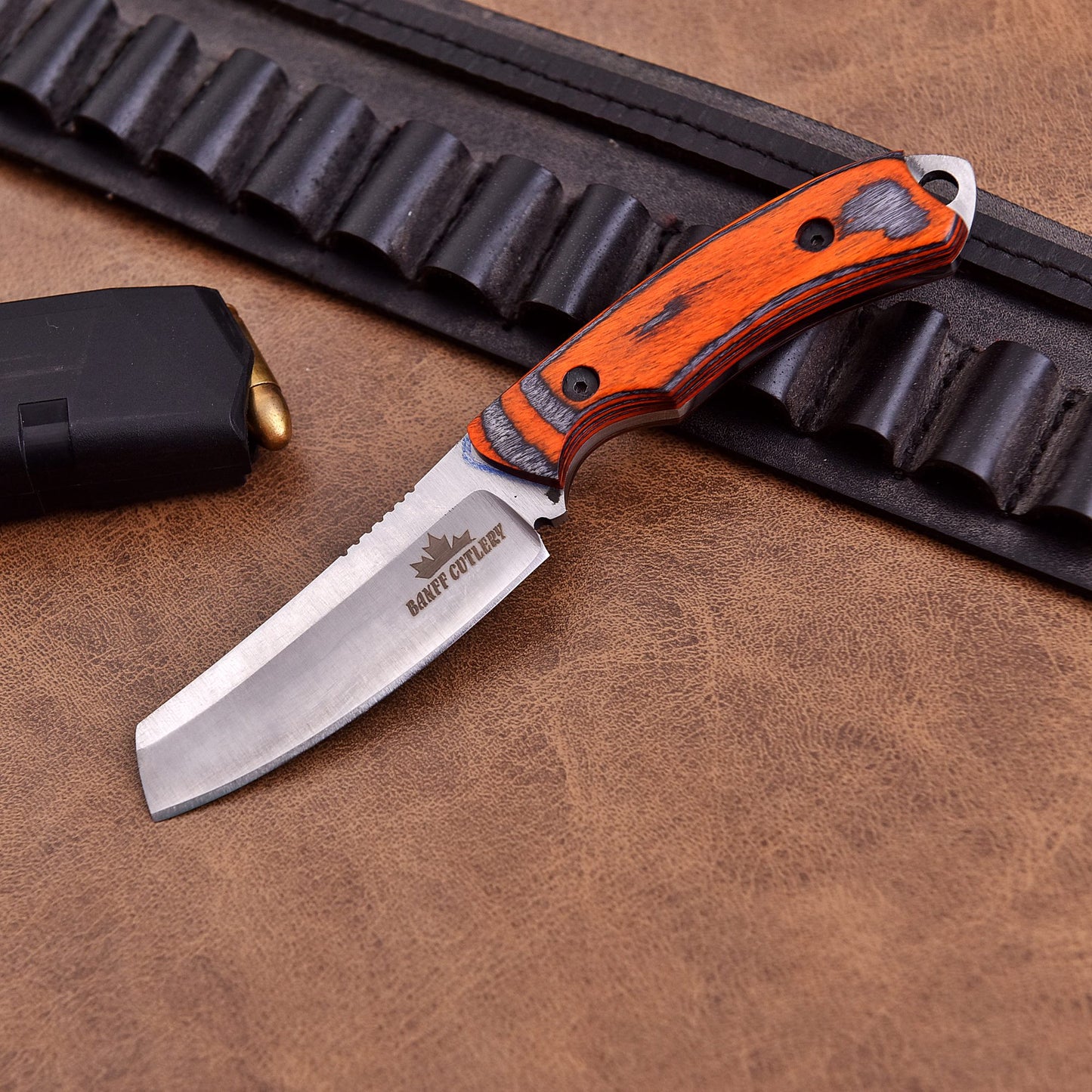 Luxury handmade field dressing knife – perfect gift for hunters, adventurers, and knife collectors.